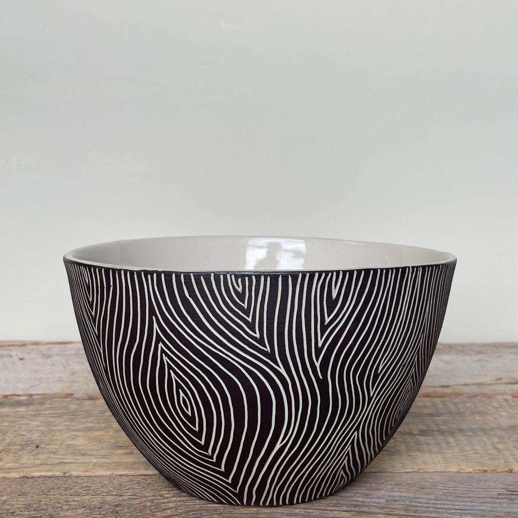AFRICA MODERN TALI BOWL IN WOODGRAIN
