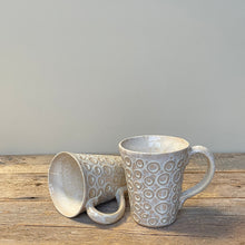Load image into Gallery viewer, CIRCLE MUG IN OATMEAL - 16 OUNCES
