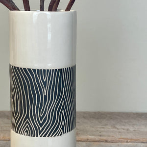 AFRICA MODERN VASE IN WOODGRAIN