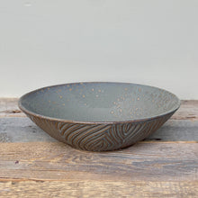 Load image into Gallery viewer, WOODGRAIN MEIRA SERVING BOWL IN SLATE