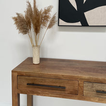 Load image into Gallery viewer, WOODGRAIN TINA VASE IN IVORY