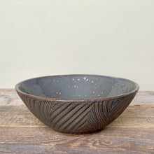 Load image into Gallery viewer, WOODGRAIN LINDA BOWL IN SLATE