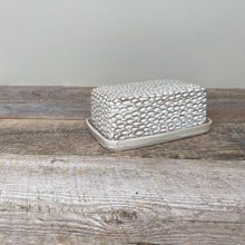 Load image into Gallery viewer, BUTTER DISH IN OATMEAL - CORAL