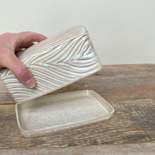 Load image into Gallery viewer, BUTTER DISH IN OATMEAL WITH WOODGRAIN