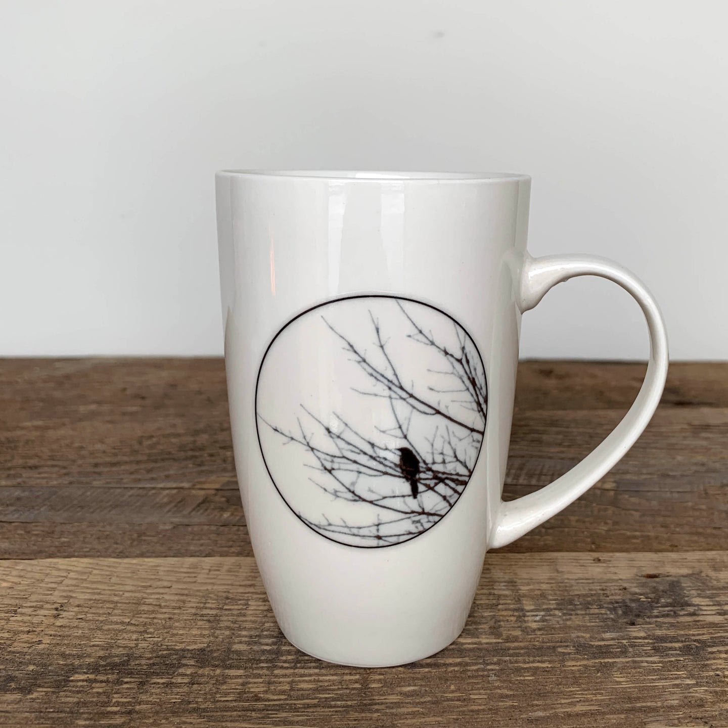 WHITE TALL IMAGE MUG WITH BIRD