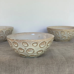 OATMEAL SMALL EVERYDAY BOWLS WITH CIRCLES