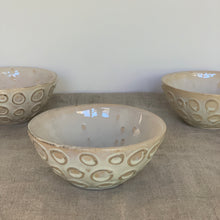 Load image into Gallery viewer, OATMEAL SMALL EVERYDAY BOWLS WITH CIRCLES