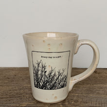 Load image into Gallery viewer, INSPIRATIONS MUG 16 OUNCES - EVERYDAY IS A GIFT