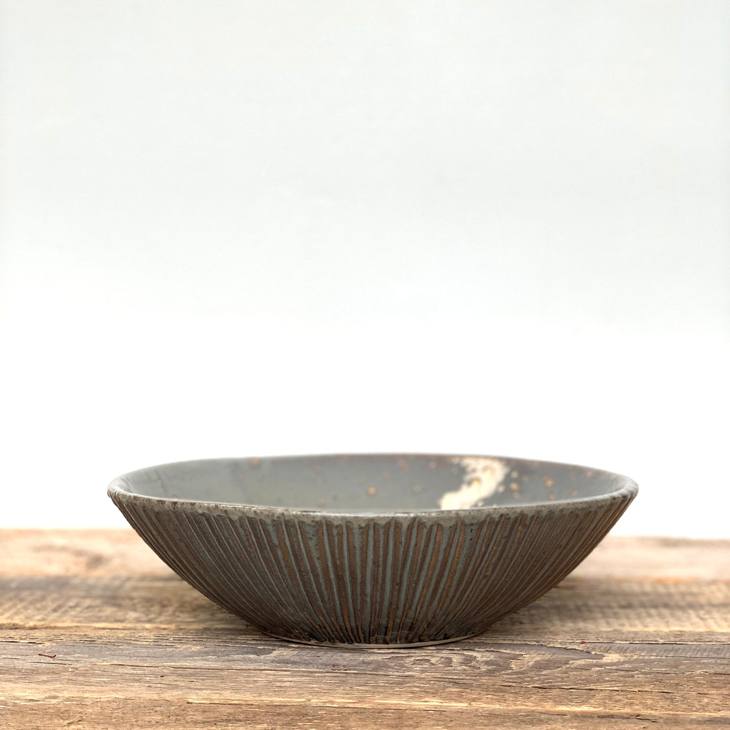 SLATE MEIRA SERVING BOWL WITH STRIPES