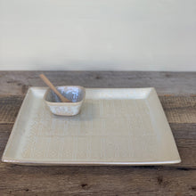 Load image into Gallery viewer, OATMEAL MEDIUM SQUARE PLATTER SET IN BAROQUE (12.5&quot;X12.5&quot;)