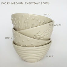 Load image into Gallery viewer, IVORY MEDIUM EVERYDAY BOWL WITH WAVES