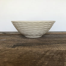 Load image into Gallery viewer, IVORY LINDA SERVING BOWL IN CORAL