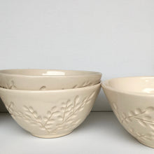 Load image into Gallery viewer, MEDIUM EVERYDAY BOWL IN IVORY WITH CARVED BRANCHES
