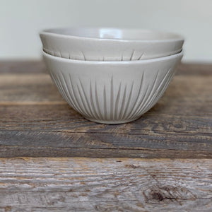 EVERYDAY BOWL IN IVORY WITH GRASS (SET OF 2) MEDIUM