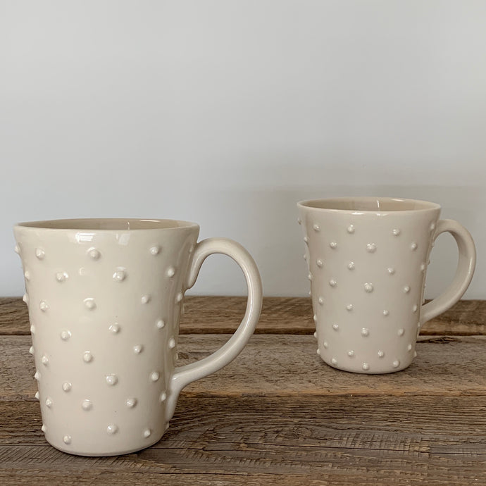 DOT MUG IN IVORY-16 OUNCES