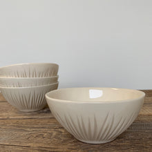 Load image into Gallery viewer, IVORY SMALL EVERYDAY BOWLS IN GRASS