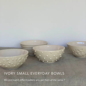 IVORY SMALL EVERYDAY BOWLS WITH BRANCHES