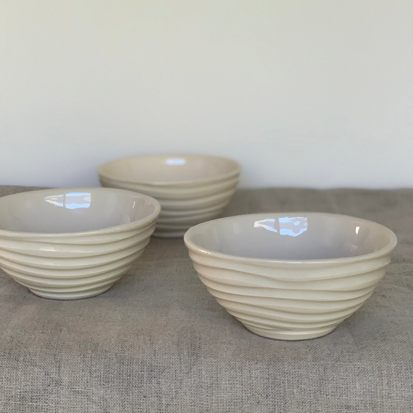 EVERYDAY BOWL IN IVORY WITH WAVES (SET OF 2) SMALL