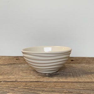 EVERYDAY BOWL IN IVORY WITH WAVES (SET OF 2) SMALL
