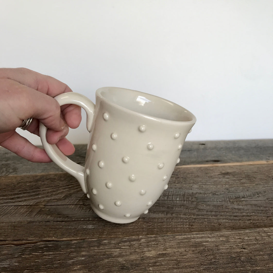 DOT MUG IN IVORY-15 OUNCES