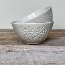 Load image into Gallery viewer, EVERYDAY BOWL IN IVORY WITH BOTANICAL PANELS (SET OF 2) MEDIUM