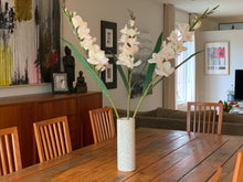 Load image into Gallery viewer, OATMEAL CYLINDER VASE WITH CIRCLES