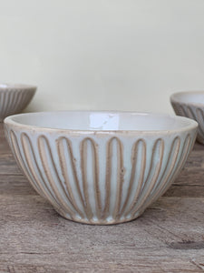EVERYDAY BOWL MEDIUM IN OATMEAL WITH STRIPES (SET OF 2)