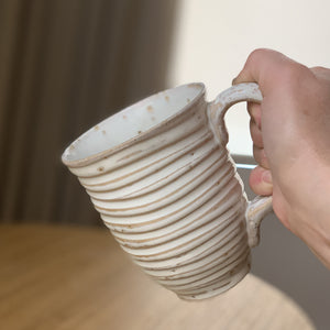 WAVE MUG IN OATMEAL-15 OUNCES