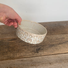 Load image into Gallery viewer, OATMEAL PATE DISH WITH WITH CIRCLES