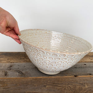 OATMEAL SALAD SERVING BOWL WITH CIRCLES