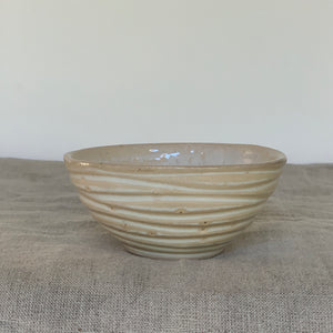 OATMEAL SMALL EVERYDAY BOWLS IN WAVE