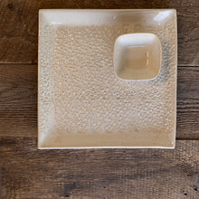 Load image into Gallery viewer, OATMEAL LARGE SQUARE PLATTER SET IN PEBBLE (&quot;15X15&quot;)