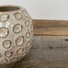 Load image into Gallery viewer, OATMEAL SUZIE VASE WITH CIRCLES