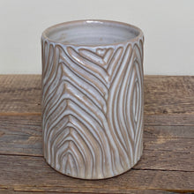 Load image into Gallery viewer, OATMEAL UTENSIL HOLDER WITH CARVED WOODGRAIN