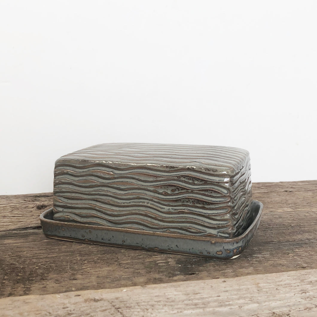 SLATE BUTTER DISH WITH CARVED WAVES