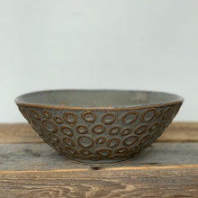 Load image into Gallery viewer, SLATE LINDA SERVING BOWL WITH CIRCLES