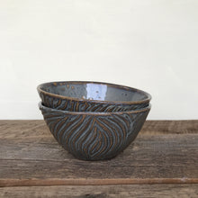 Load image into Gallery viewer, SLATE MEDIUM EVERYDAY BOWL IN WOOD GRAIN (SET OF 2)