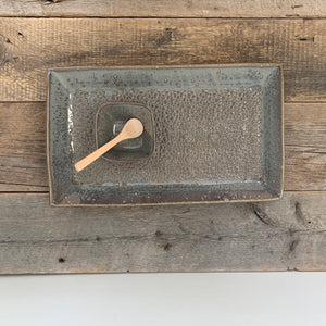 MEDIUM RECTANGLE PLATTER SET IN SLATE WITH PEBBLES