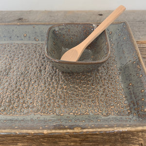 MEDIUM RECTANGLE PLATTER SET IN SLATE WITH PEBBLES