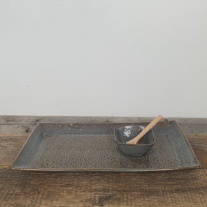 MEDIUM RECTANGLE PLATTER SET IN SLATE WITH PEBBLES