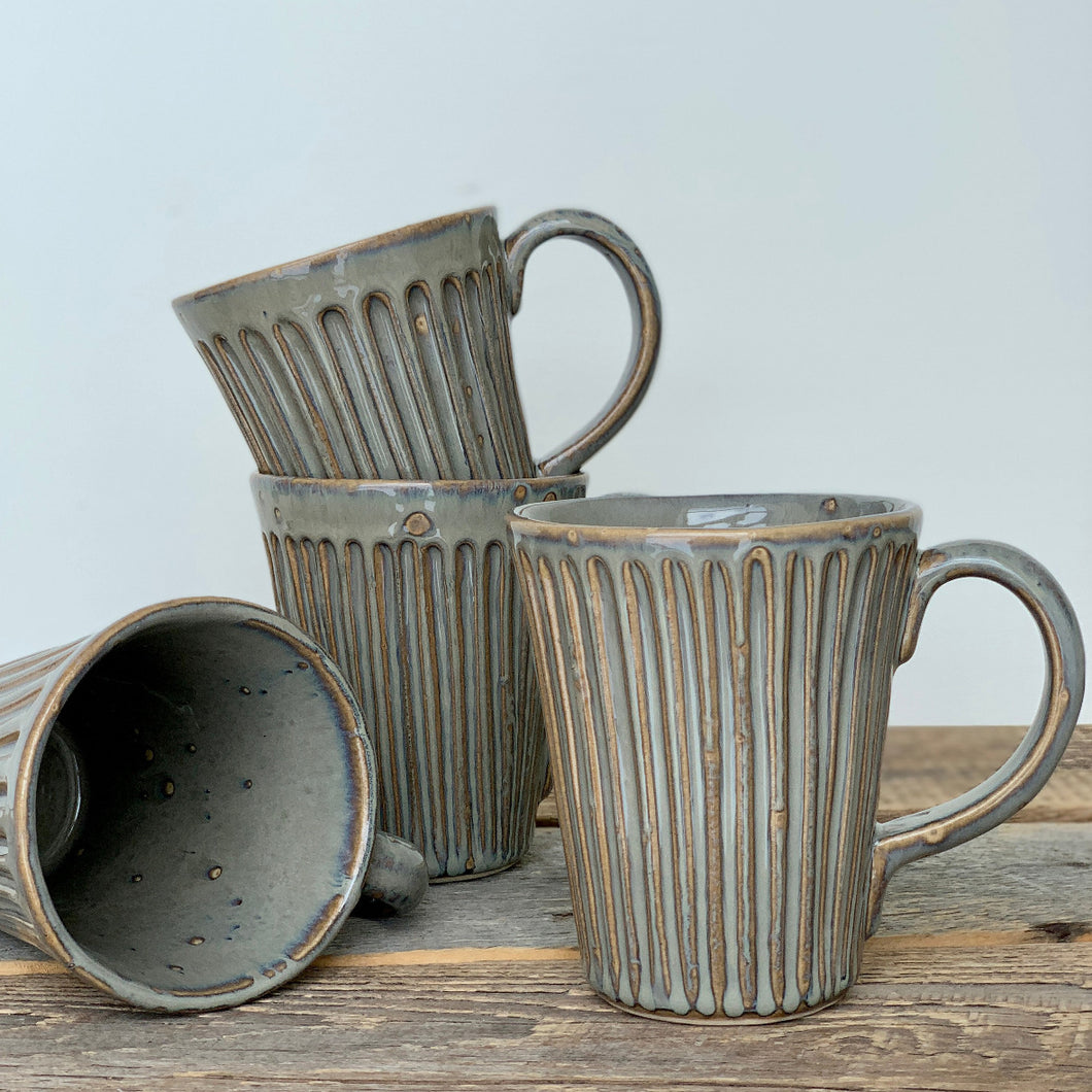 STRIPED MUG IN SLATE-16 OUNCES