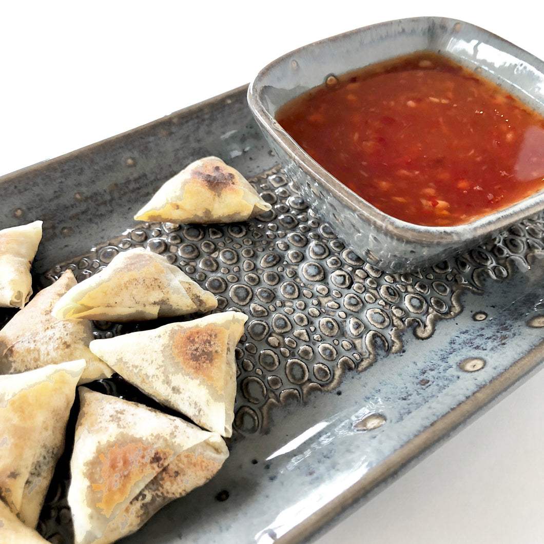 SLATE SMALL RECTANGLE PLATTER SET IN PEBBLE