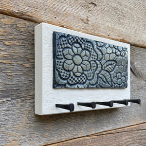 SMALL JEWELLERY ORGANIZER / KEY RACK / KITCHEN HOOKS WITH DAISY C