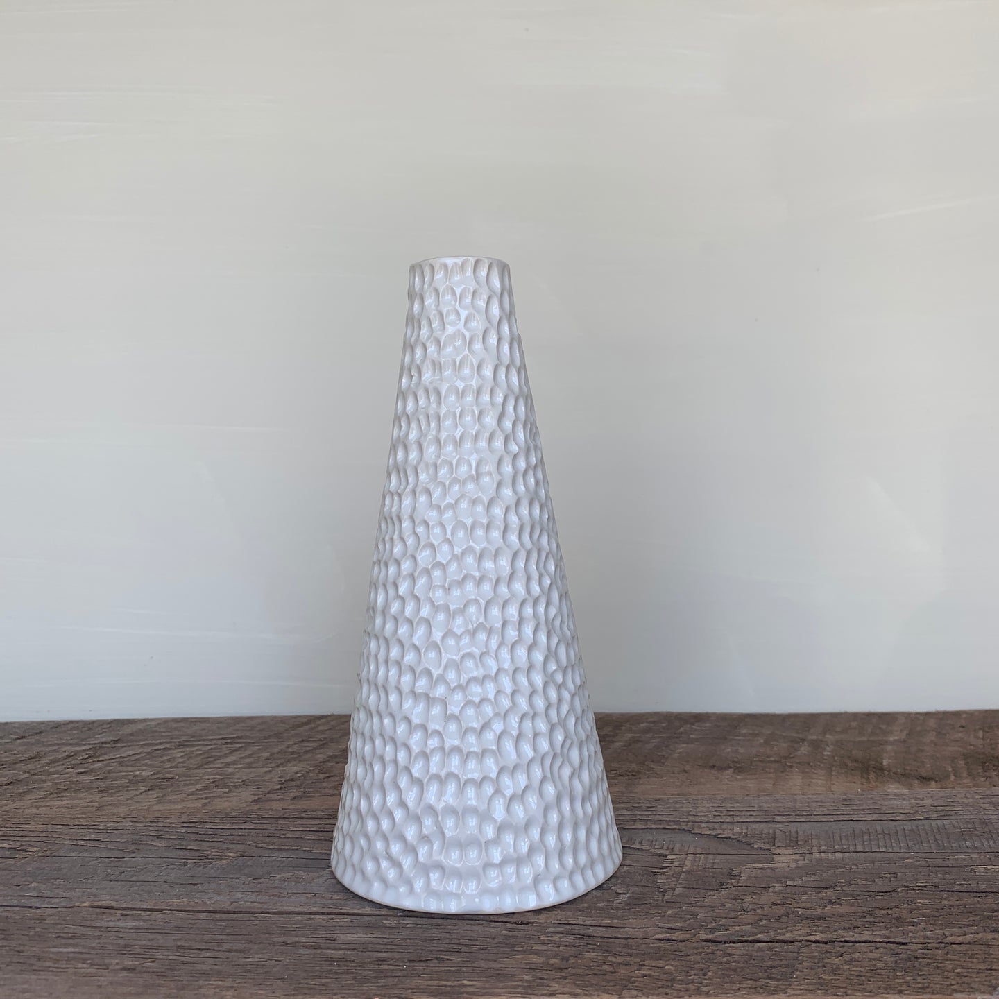 WHITE TAPER VASE IN CORAL