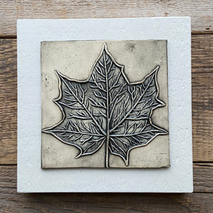 ART BLOCK WITH MAPLE LEAF 001