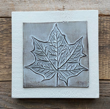 Load image into Gallery viewer, ART BLOCK WITH MAPLE LEAF 002