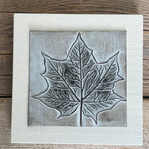 ART BLOCK WITH MAPLE LEAF 003