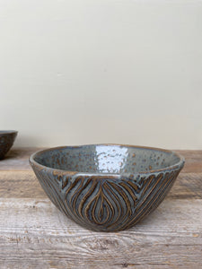 EVERYDAY BOWL IN SLATE WITH WOODGRAIN (SET OF 2) LARGE