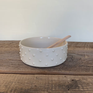 IVORY BRIE BAKER / PATE DISH WITH DOTS WITH SPOON
