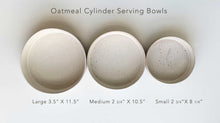 Load image into Gallery viewer, CYLINDER BOWL IN OATMEAL WITH WAVES - MEDIUM